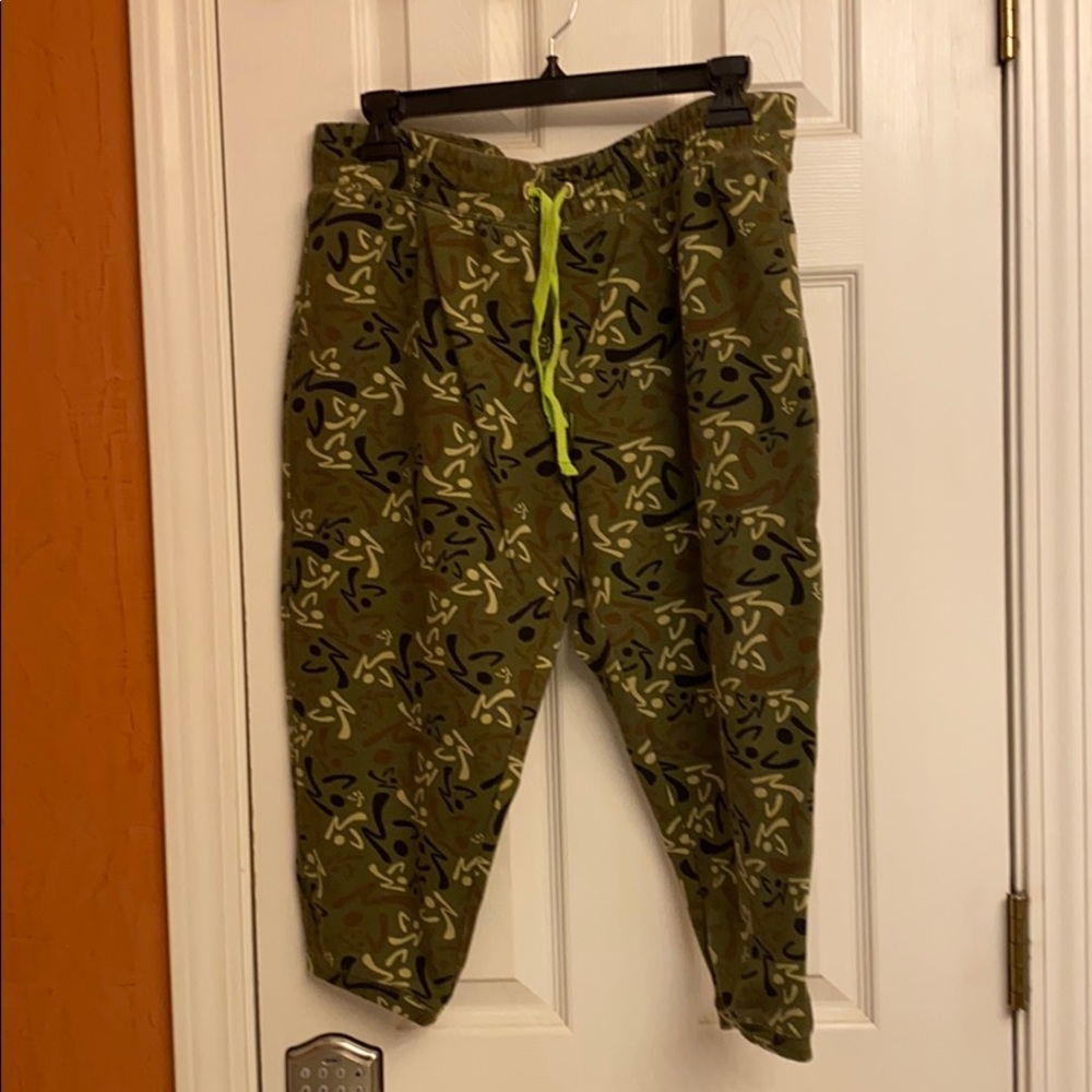 Zumba crop pant size L